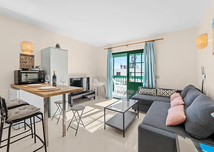 Home2book Bright Sea View דירה *