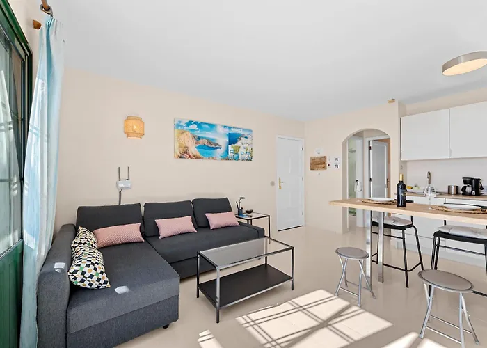 Apartmán Home2book Bright Sea View